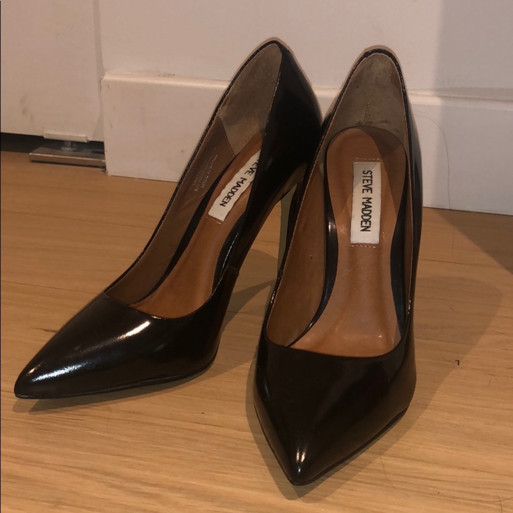 Steve Madden Pumps, identical to my nude ones